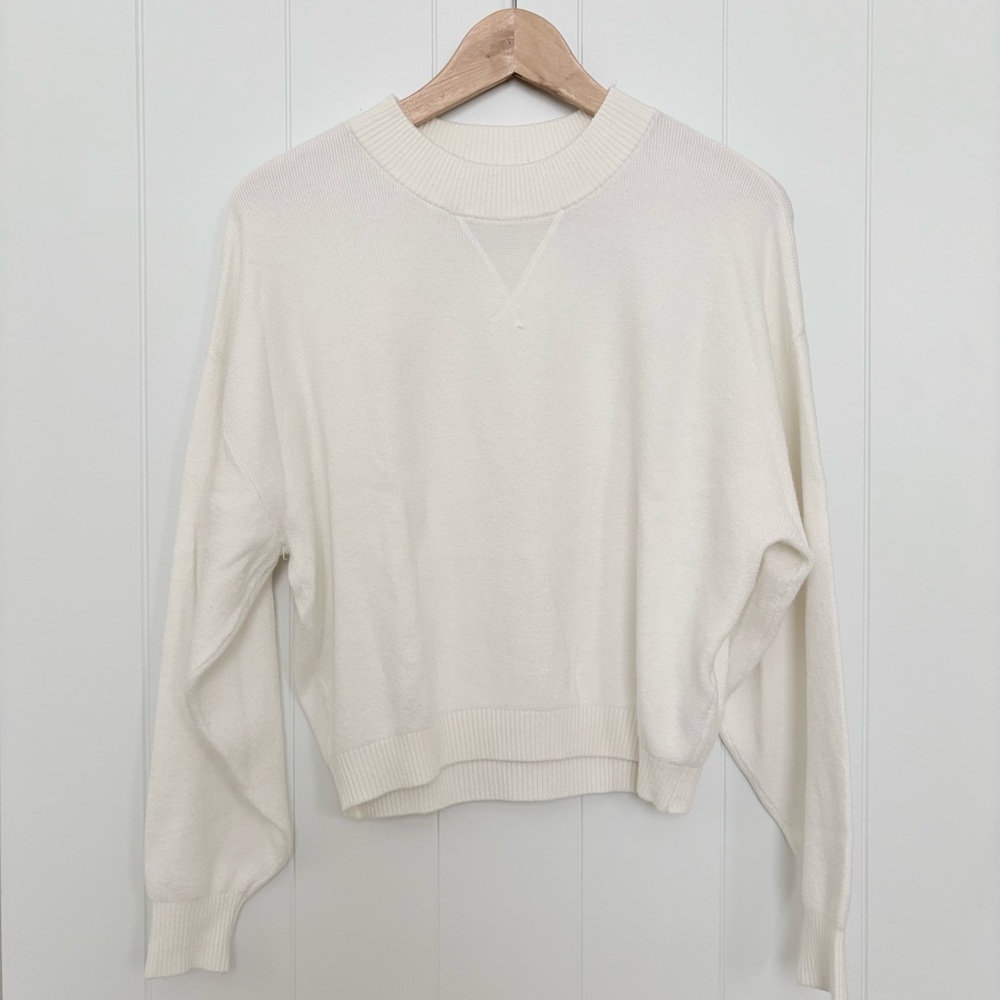 Abercrombie & Fitch Soft A&F crew neck sweater Size Small Color Off White